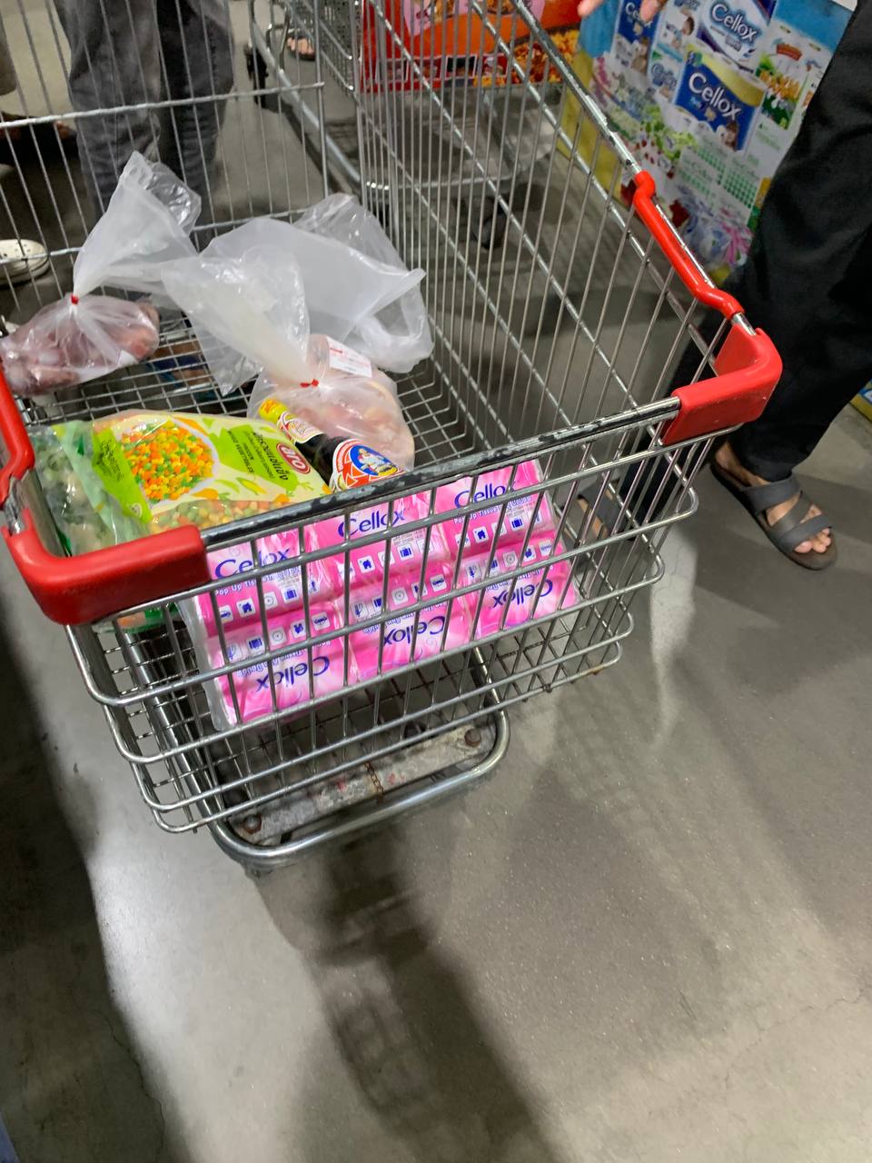 Cellox and BJC promotions by Da Houg Heng Enterprise at Makro Cambodia